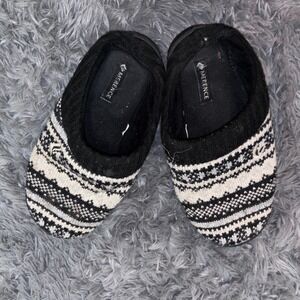 Well worn Womens Knit Fair Isle Slippers Black White Size Medium House Shoes